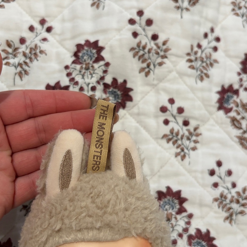 Labubu authentic - Picture 2 of 2